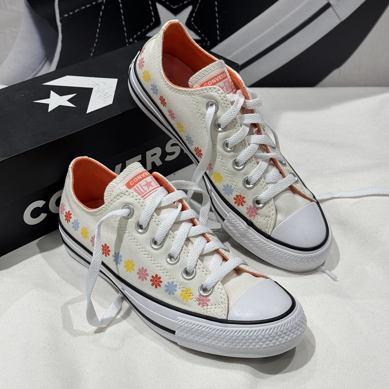 CONVERSE匡威新款 All Star女子彩色小花印花低帮帆布鞋 A08107C - 图0