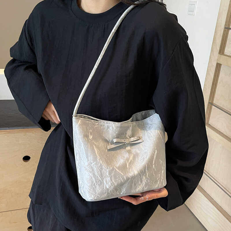 小众韩系腋下包包女式2024新款夏季百搭手提水桶包时尚休闲单肩包,淘宝优惠券,粉丝福利购,淘宝优惠卷