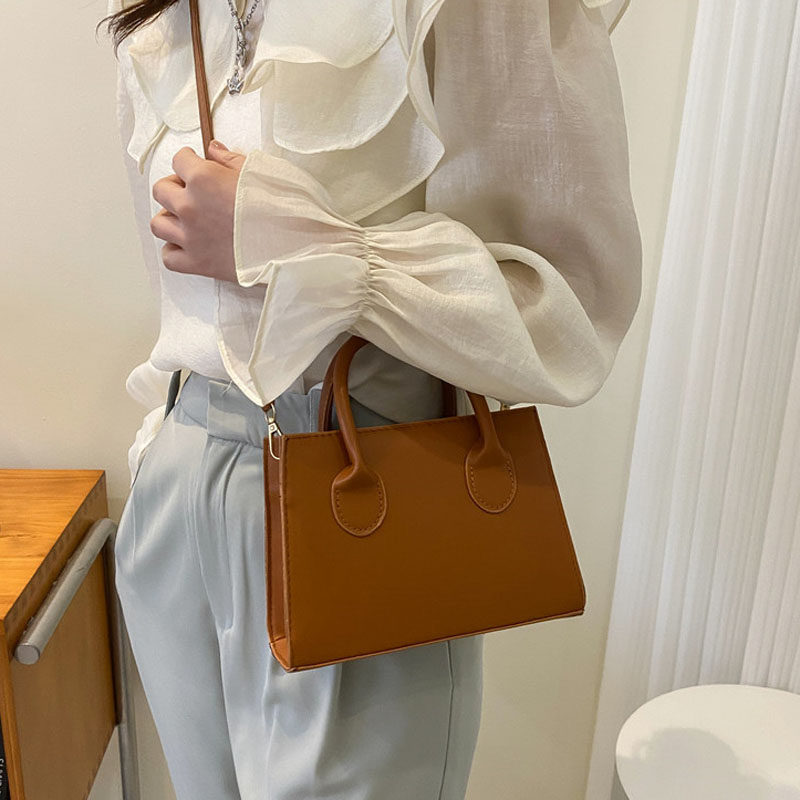 包包女2022新款潮小众设计复古高级质感单肩斜挎包小方包简约百搭,淘宝优惠券,粉丝福利购,淘宝优惠卷