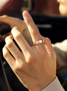 飒雅莫桑石戒指男潮流可转动日韩