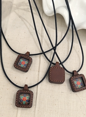 新款复古民族风黑色pu皮绳五路财神项链女小众设计感休闲百搭颈链