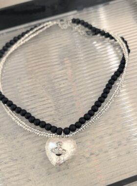 轻奢爱心土星项链小众时尚ins毛衣链欧货高级感黑色木纹珍珠颈链