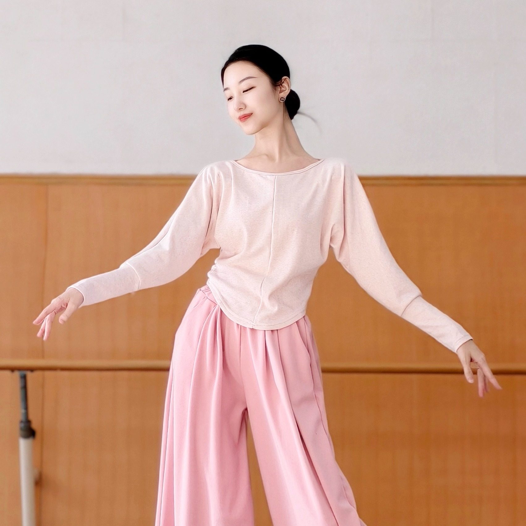 现代舞秋冬蝙蝠袖上衣一字领收腰显瘦练功服中国古典舞瑜伽日常穿,淘宝优惠券,粉丝福利购,淘宝优惠卷