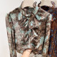 2026 ຮູບແບບໃຫມ່ຝຣັ່ງ retro stand-up collar fungus ພິມເສື້ອແຂນຍາວ chiffon ເຕົ້ານົມດຽວຂອງແມ່ຍິງພາກຮຽນ spring ບາງ.