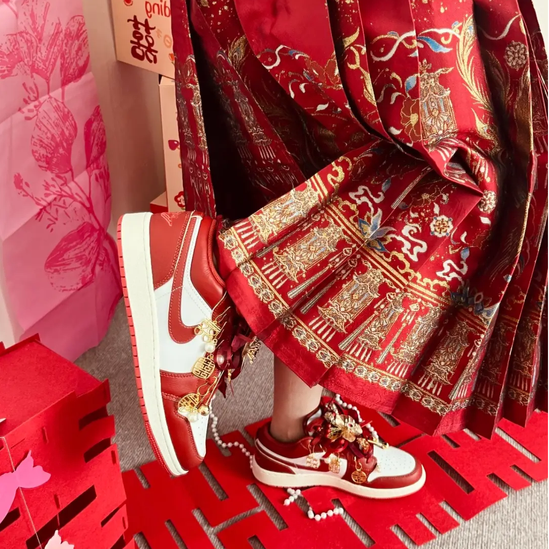 球鞋定制 Air Jordan 1 Low 婚鞋秀禾中式婚礼喜庆红男女低帮板鞋,淘宝优惠券,粉丝福利购,淘宝优惠卷