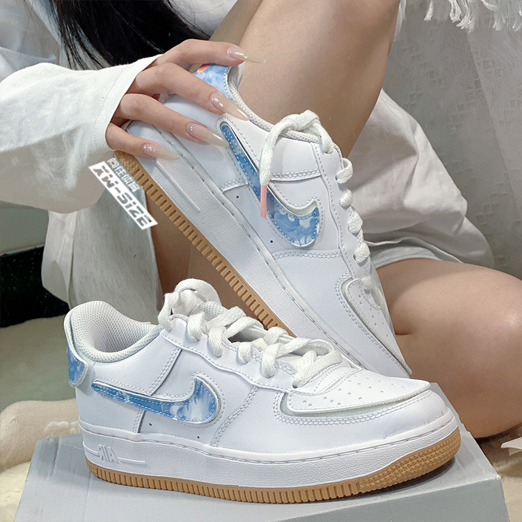 Nike/耐克正品Air Force 1女子AF1白蓝魔术贴空军板鞋 DM1020-100 - 图2