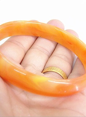 玻璃云南黄龙玉飘花扁条手镯