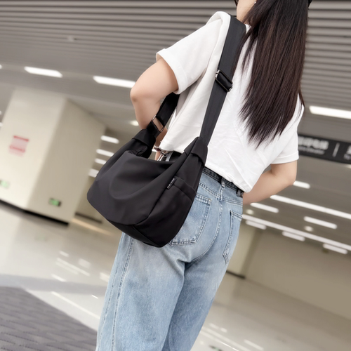 春季新款牛津布斜挎女包运动休闲纯色单肩包大容量简约小众轻便潮 - 图0