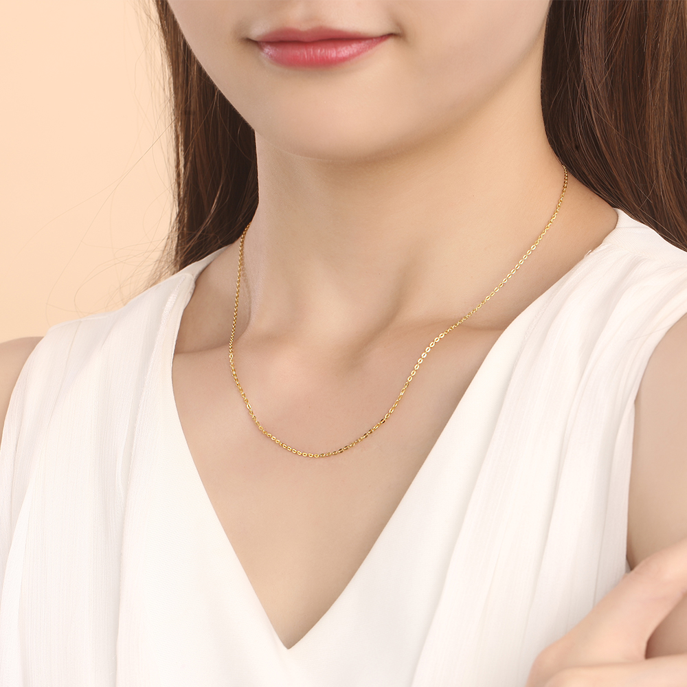 字链玫瑰金锁骨链素链配吊坠彩金项链女 O 金项链正品黄金 18K 周大生 字链玫瑰金锁骨链素链配吊坠彩金项链女 O 金项链正品黄金 18K 周大生