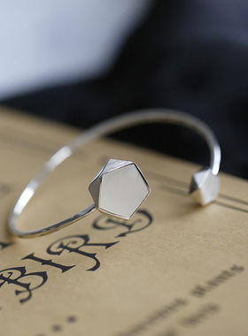 极简几何丨天然白蝶贝纯银手镯