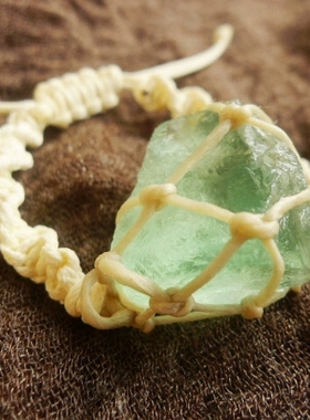 福百瑞珠宝天然绿萤石水晶原石手编螺旋纹复古美搭蜡绳手链