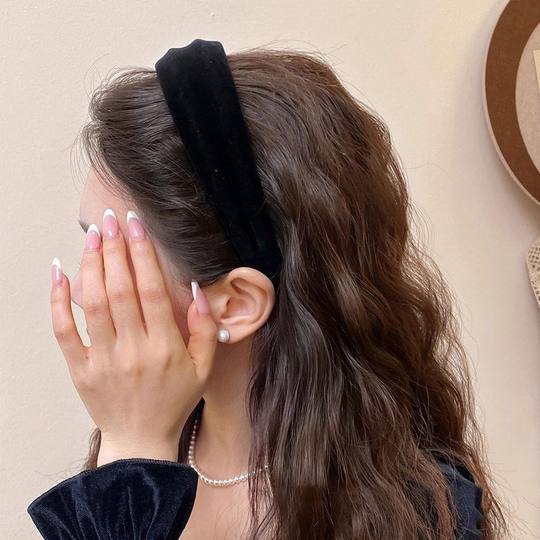 韩式甜美宽边丝绒发箍女2025新款高级感头箍日常外戴百搭发卡发饰