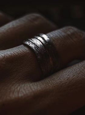 银饰不规则原创设计风暗黑戒指