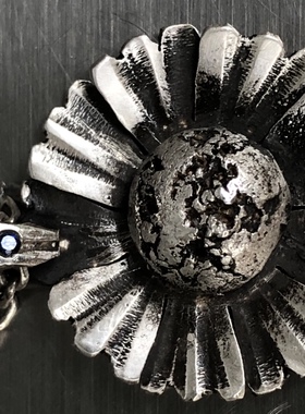 格桑花鸽血红镶嵌珠宝暗黑银饰