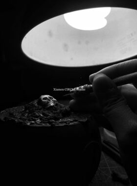 骷髅点缀设计师暗黑复古做旧吊坠