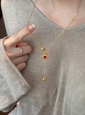 【心动信号】新年红色爱心项链2025年新秋冬毛衣链高级感锁骨链女