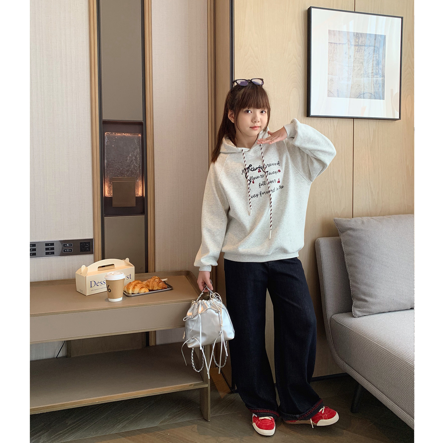 女大童刺绣加绒连帽卫衣2025冬季新款初中生保暖软糯帽衫韩版上衣,淘宝优惠券,粉丝福利购,淘宝优惠卷