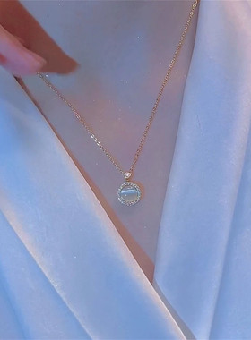 旋转猫眼石镶钻圆形项链