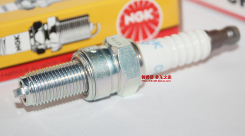 NGK火花塞CR8EB适用RG4HC VESPA S150 LX150 LXV150 FLY125150 - 图1