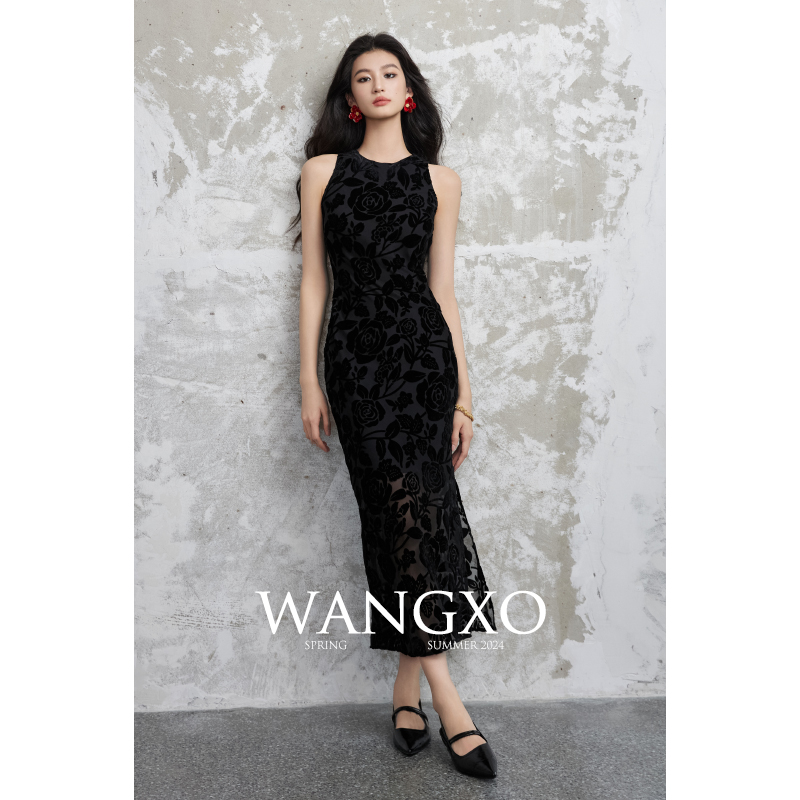 WANGXO｜高定礼服斜裁工艺曲线天成｜削肩挂脖立体网纱烧花连衣裙 - 图2