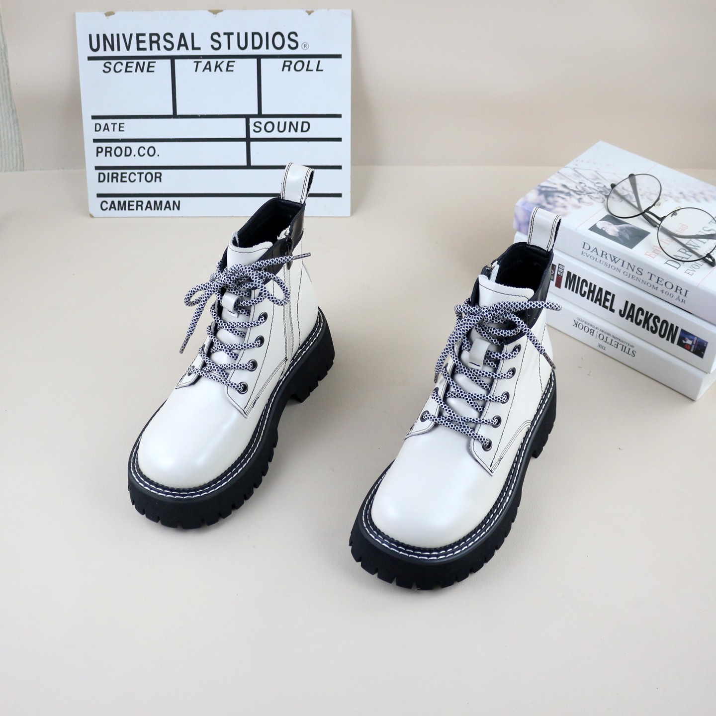 32真皮牛皮秋冬季新款撤柜单里拼色侧拉链时尚百搭女休闲马丁靴,淘宝优惠券,粉丝福利购,淘宝优惠卷