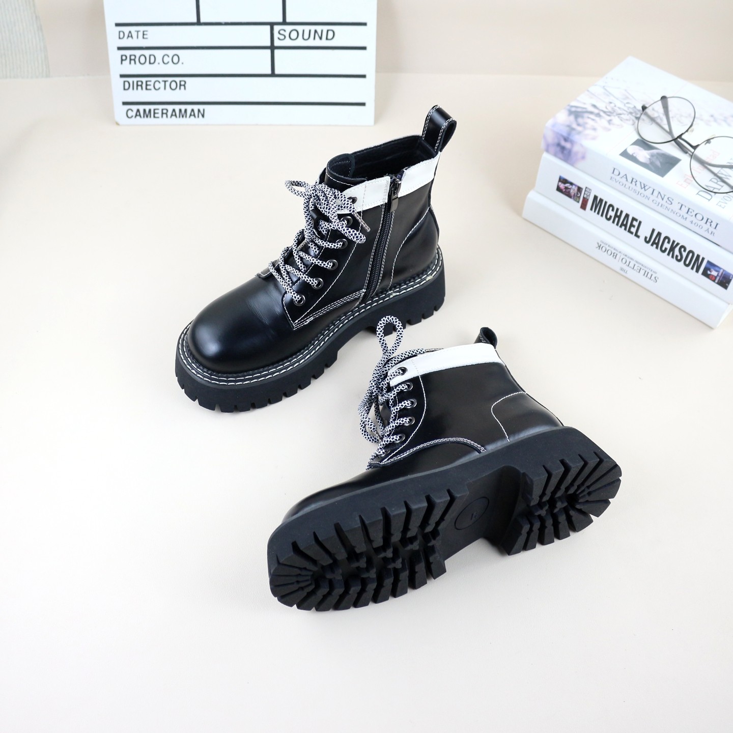 32真皮牛皮秋冬季新款撤柜单里拼色侧拉链时尚百搭女休闲马丁靴,淘宝优惠券,粉丝福利购,淘宝优惠卷