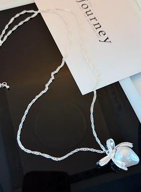 2026新款镶钻银色蝴蝶结白草莓吊坠项链女百搭项链