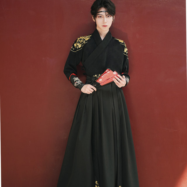 Ancient Hanfu, dragon pattern, gold thread embroidery, cross collar, martial arts couple, ancient style men's and women's large size suit, student chivalrous style