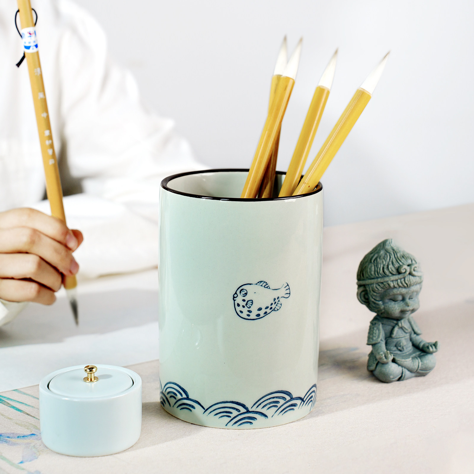 毛笔笔筒陶瓷创意可爱多功能中国风复古笔盒桌面收纳大容量毛笔筒,淘宝优惠券,粉丝福利购,淘宝优惠卷