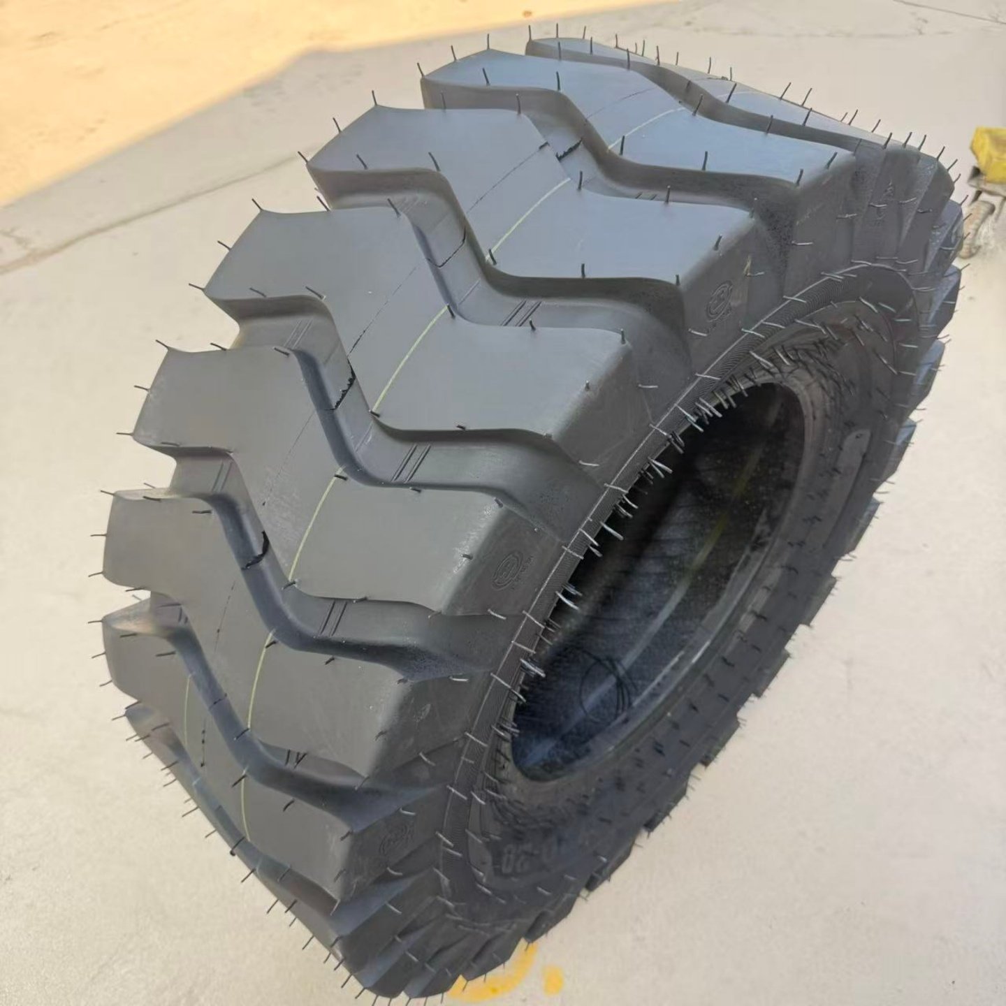 铲车装载机半实心钢丝轮胎825 1200 1490 20.5/70-16  1670-20-24,淘宝优惠券,粉丝福利购,淘宝优惠卷