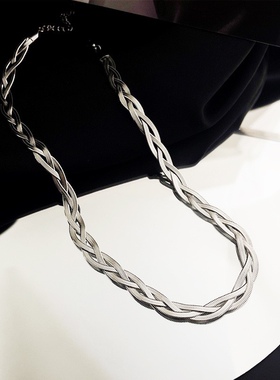 Choker necklace for women fashion silver colored short chain