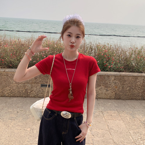 龙妹家白色圆领正肩短袖T恤女2026夏新款设计感印花修身显瘦上衣 - 图2