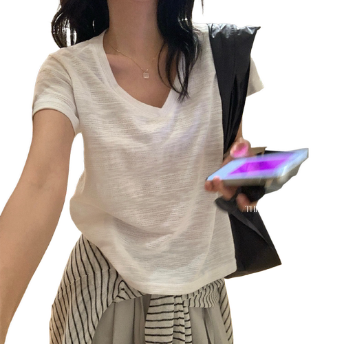 龙妹白色正肩V领棉麻短袖T恤女内搭2026早秋新款宽松好看显瘦上衣 - 图3