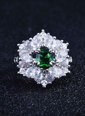 新款高定珠宝设计款公主方钻戒指仿天然祖母绿鹰爪镶彩宝活口女戒