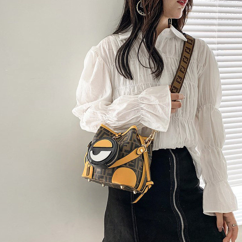 迷你水桶包小众设计感抽带小包包女2025新款潮百搭时尚单肩斜挎包,淘宝优惠券,粉丝福利购,淘宝优惠卷