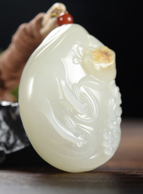 和田白玉籽料年连有余吊坠