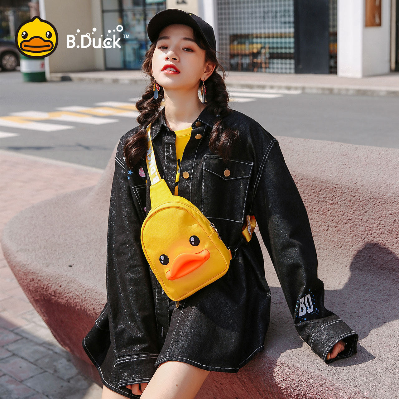 b . duck小黄鸭斜挎胸包经典斜挎包 semk女士包袋