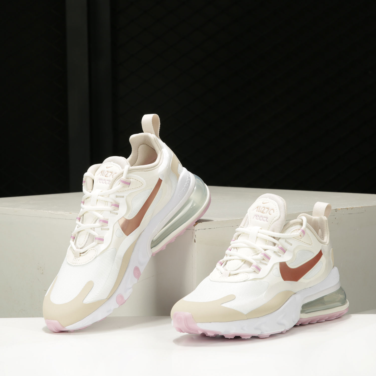 Nike/耐克正品 AIR MAX 270 REACT 女子气垫缓震低帮运动鞋CU9333 - 图0