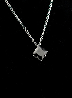 暗黑系方块钻项链女款2024新款爆款颈链轻奢小众配饰女高级感锁骨