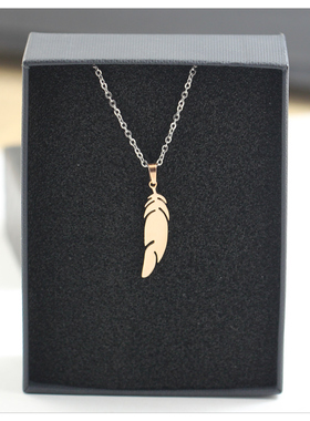 欧美创意简约羽毛项链小巧精致14K玫瑰金钛钢防过敏项链锁骨链女