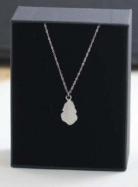 轻奢小众精致叶子项链毛衣链设计感小众女锁骨链2024新款颈链配饰