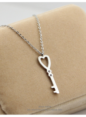 粘钻钥匙项链项链女款小众高级感轻奢设计ins爆款网红钛钢毛衣链