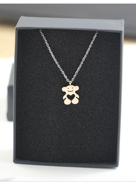 精致大抱心小熊项链女轻奢小众设计高级感锁骨链2024新款配裙配饰