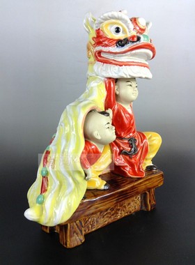 客厅桌面人物摆件舞狮采青