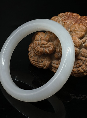 和田玉羊脂白玉手镯  58mm  重量61.264克 24121300098