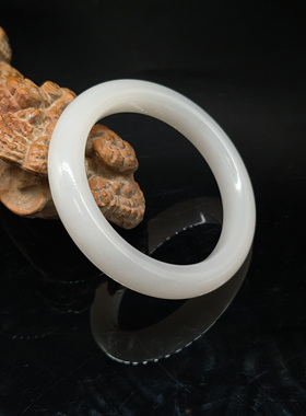 和田玉羊脂白玉手镯   内径58mm   重量61.954克 24121300096