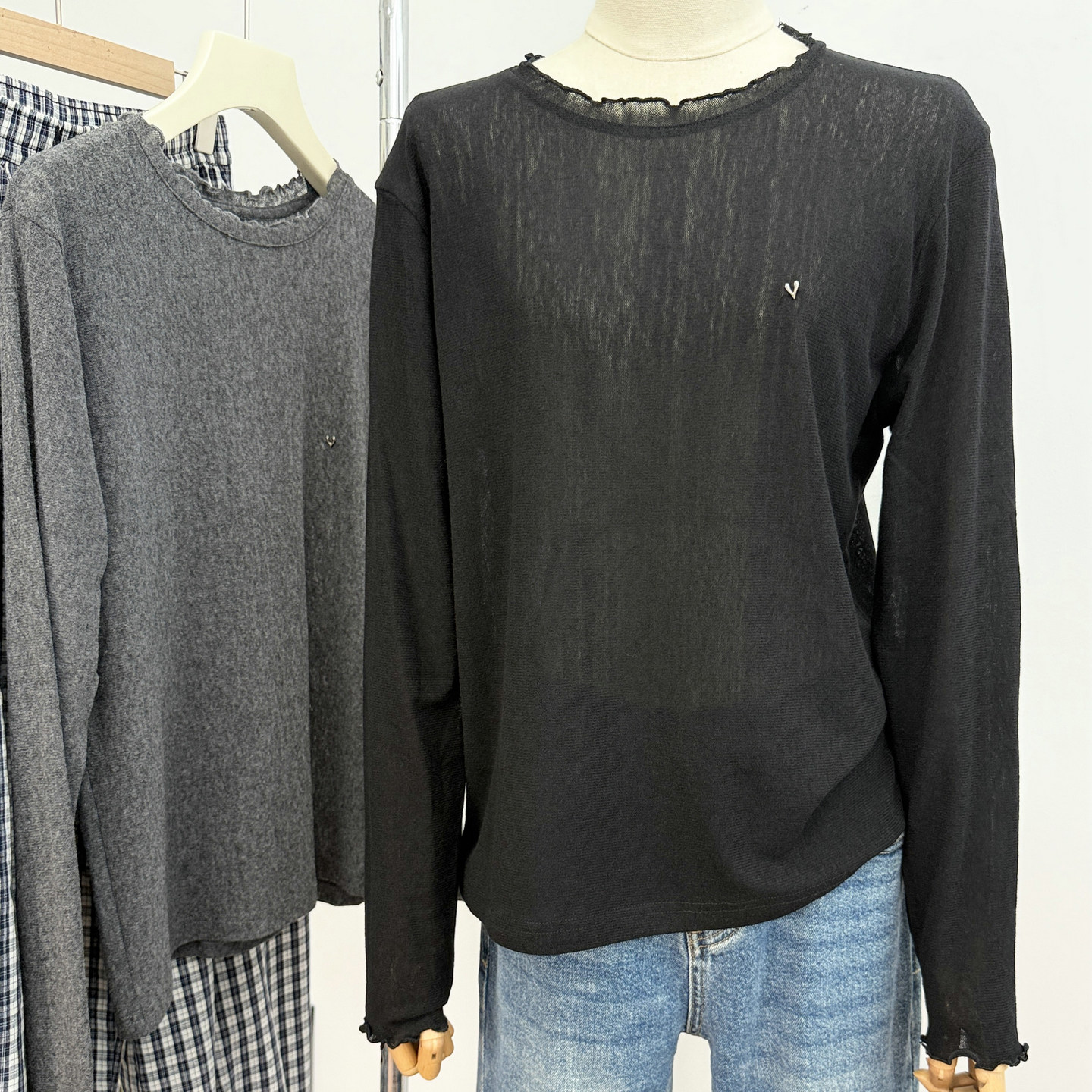 灰色木耳边领口钉珠长袖T恤女2026春季休闲百搭柔软打底衫上衣潮,淘宝优惠券,粉丝福利购,淘宝优惠卷