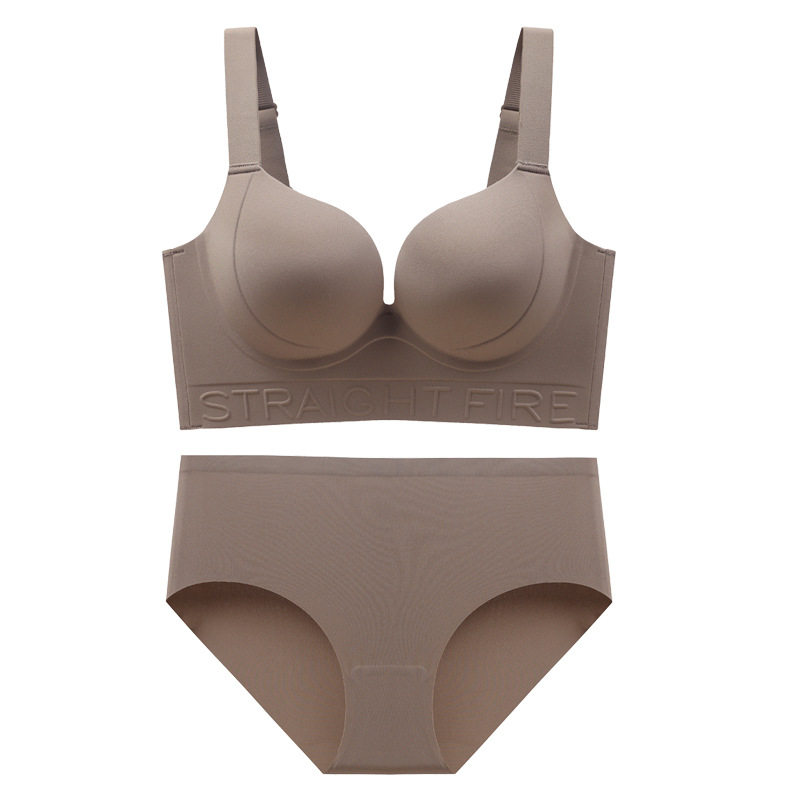 大胸显小薄款聚拢收副乳大码内衣女士调整无钢圈防外扩下垂文胸罩,淘宝优惠券,粉丝福利购,淘宝优惠卷