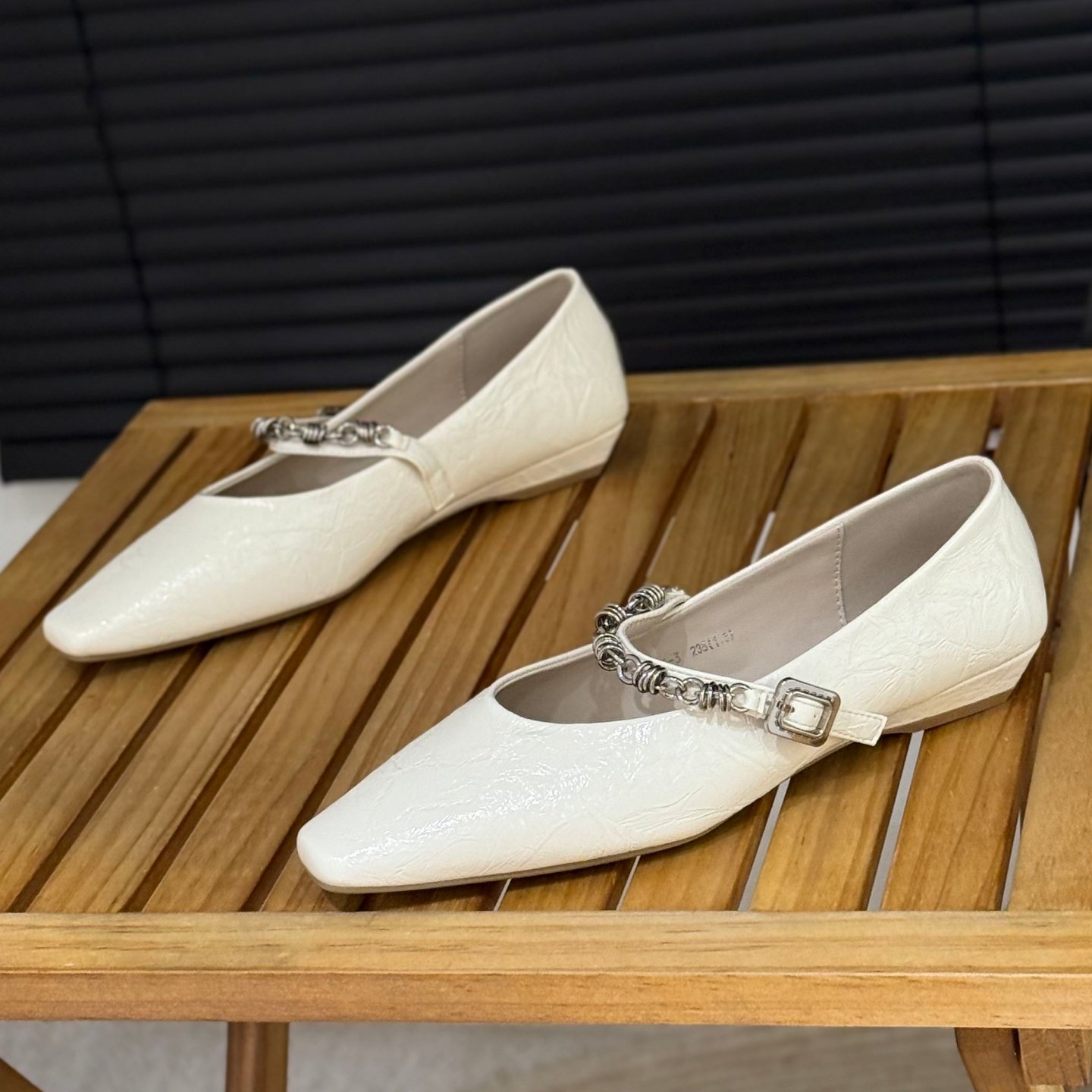 仙女风一字带玛丽珍鞋女2026春季新款链条装饰小皮鞋平底浅口单鞋,淘宝优惠券,粉丝福利购,淘宝优惠卷