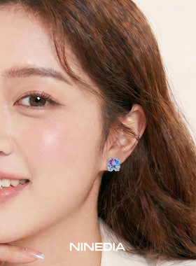 四叶草耳钉女小众高级感甜美风花型耳骨钉睡觉免摘养耳钛合金耳饰